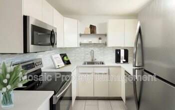 Building Photo - 4351 N 36th Pl