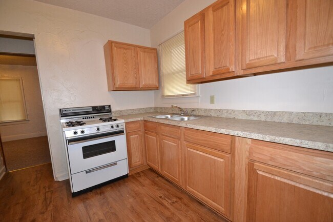 Building Photo - 567 Cross Ct