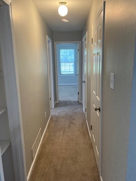 Hall to Bedrooms / Bathroom - 1781 Quail Ct