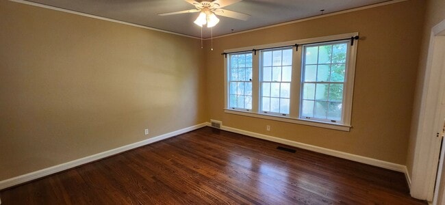 Building Photo - Wonderful home in Overlook!