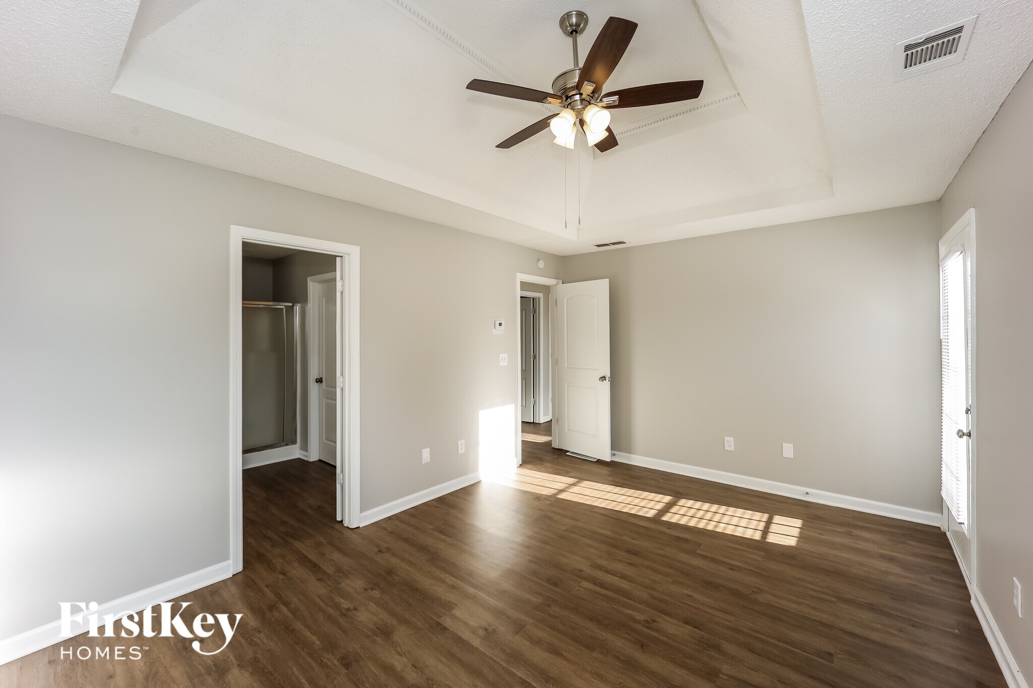 Building Photo - 1127 Forest Glen