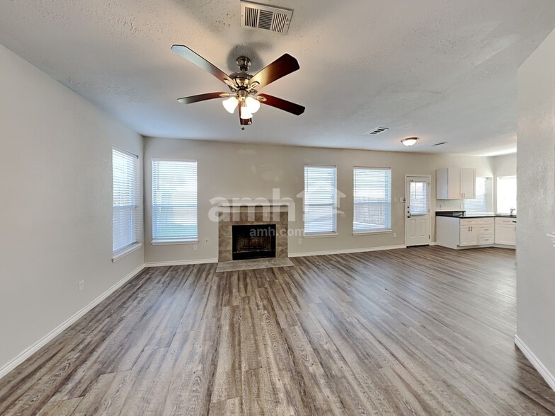 Building Photo - 17826 Camden Oaks Ln