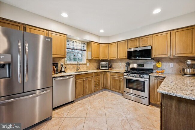 Building Photo - 52 Stokes Rd