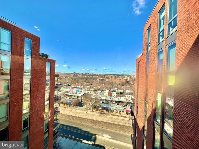 Building Photo - 1211 Van St SE