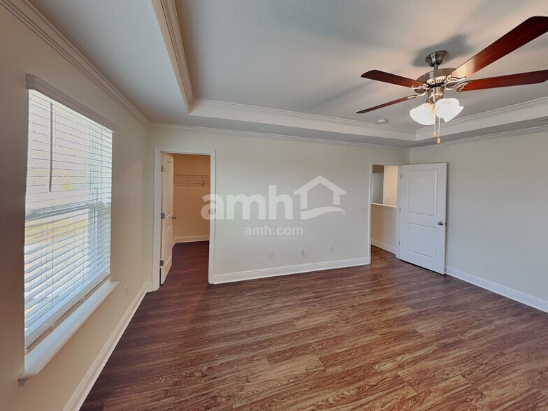 Building Photo - 815 Heavenly Dr