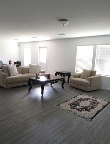 Building Photo - 573 Grenada Lk Dr