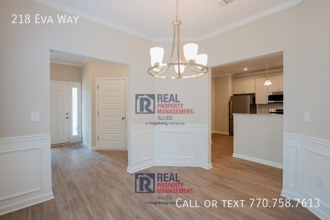 Building Photo - 218 Eva Wy