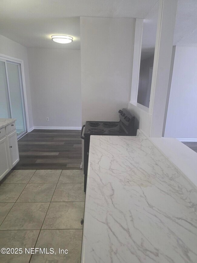 Building Photo - 3139 Searchwood Dr