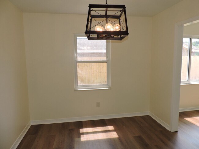Building Photo - Nice home in Northeast Pensacola!
