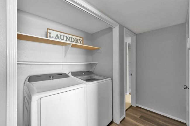 Building Photo - 124 April Point Dr N