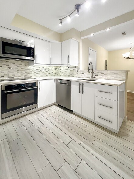 Building Photo - 1715 15th St NW