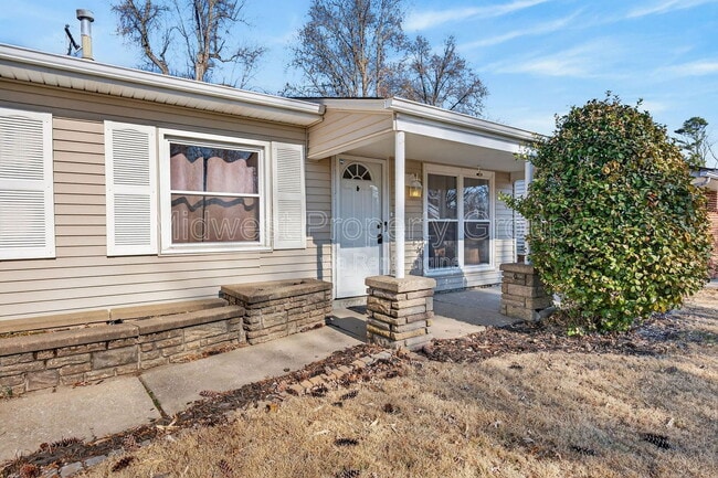 Building Photo - 36 Jamestown Dr