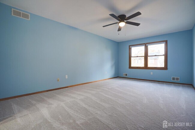 Building Photo - 11 Lenox St