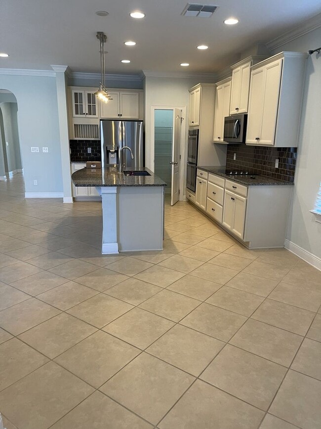 Building Photo - Paradise, Tranquility & Convenience — A Must-See Home in The Reserve at Minneola