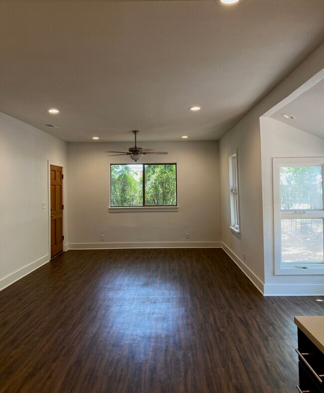 Building Photo - 500 Capitol Dr