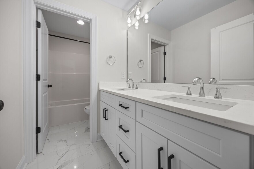 Building Photo - 346 Gun Club Dr