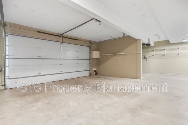 Building Photo - 701 Tomahawk Ct