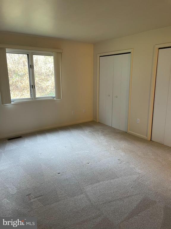 Building Photo - 105 Foxfire Dr