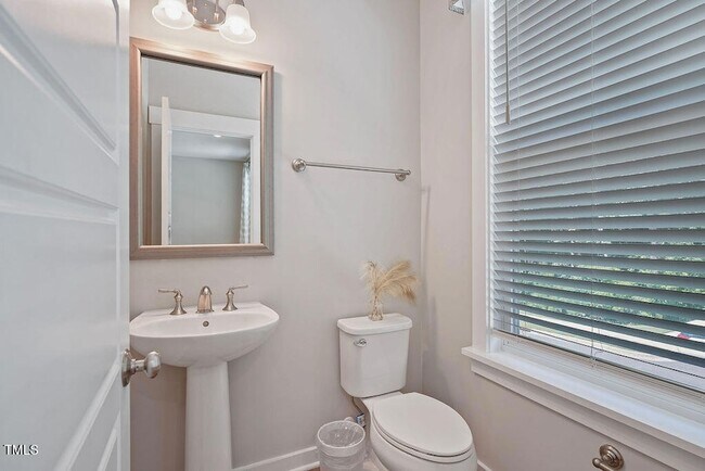 Building Photo - 2075 Eva Pearl Dr