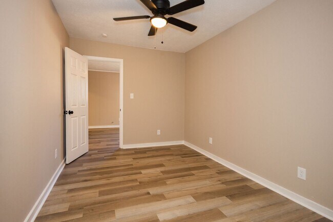 Building Photo - 732-732 Randall St