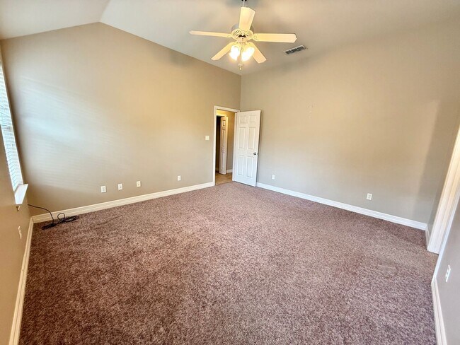 Building Photo - 8340 Stonebridge Way
