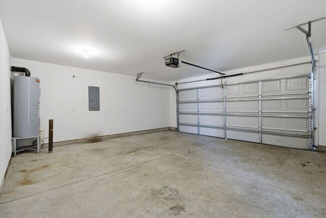 Building Photo - 3916 Sabre Ln