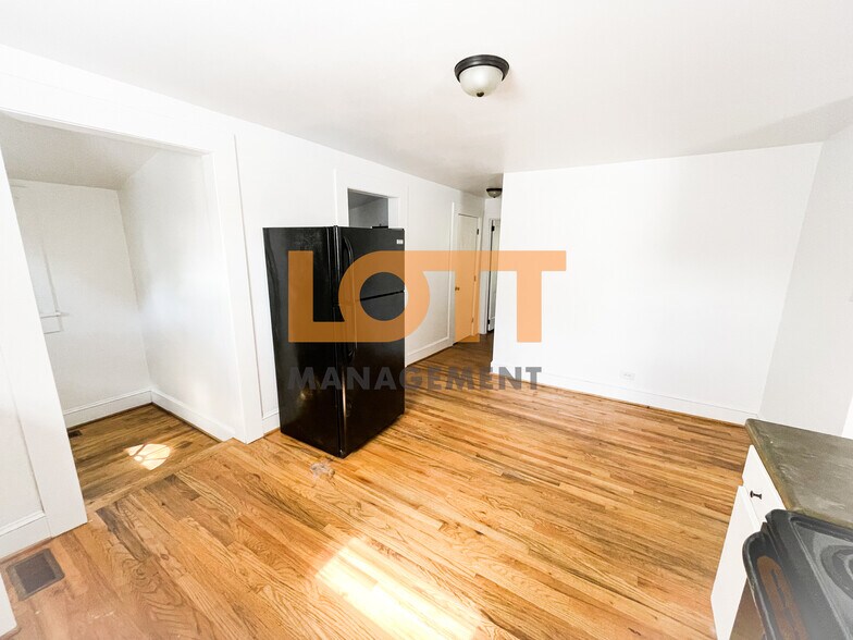 Building Photo - 6 Pelzer St