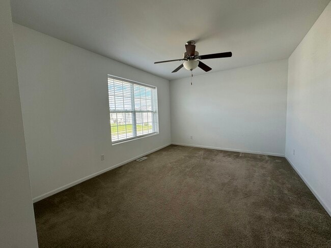 Building Photo - 13187 Roosevelt Pl