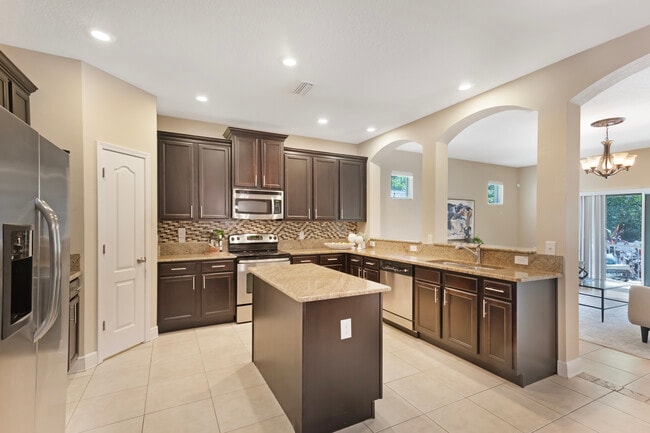 Building Photo - 7410 S Fitzgerald St