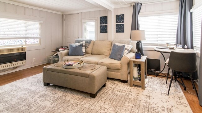 Building Photo - 11291 E Shore Dr