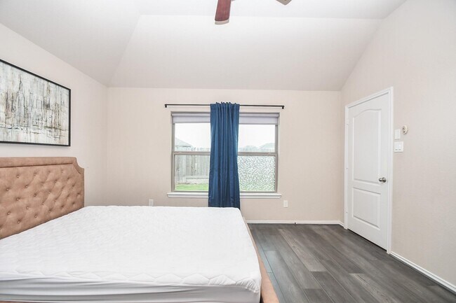 Building Photo - 8730 Trenton Landing Ln