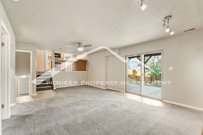Building Photo - Beautifully Updated Rockrimmon Home Near Ute Valley Park with 5 bed, 3 bath, 2 car garage and AC!
