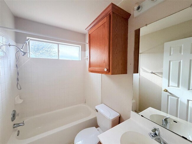 Building Photo - 1522 Van Horn Dr