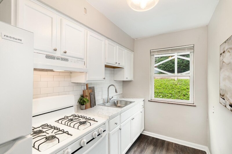 Building Photo - 1607 Asmann Ave