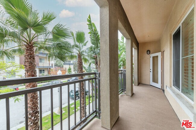 Building Photo - 6020 S Seabluff Dr