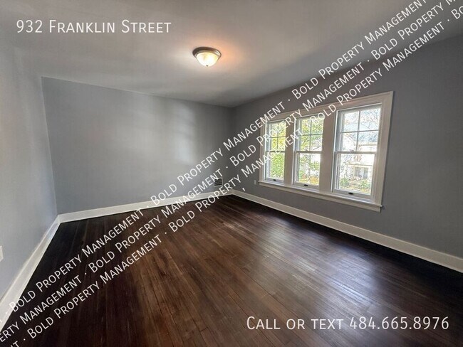 Building Photo - 932 Franklin St