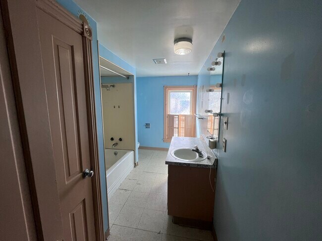 Building Photo - Herndon Apartments