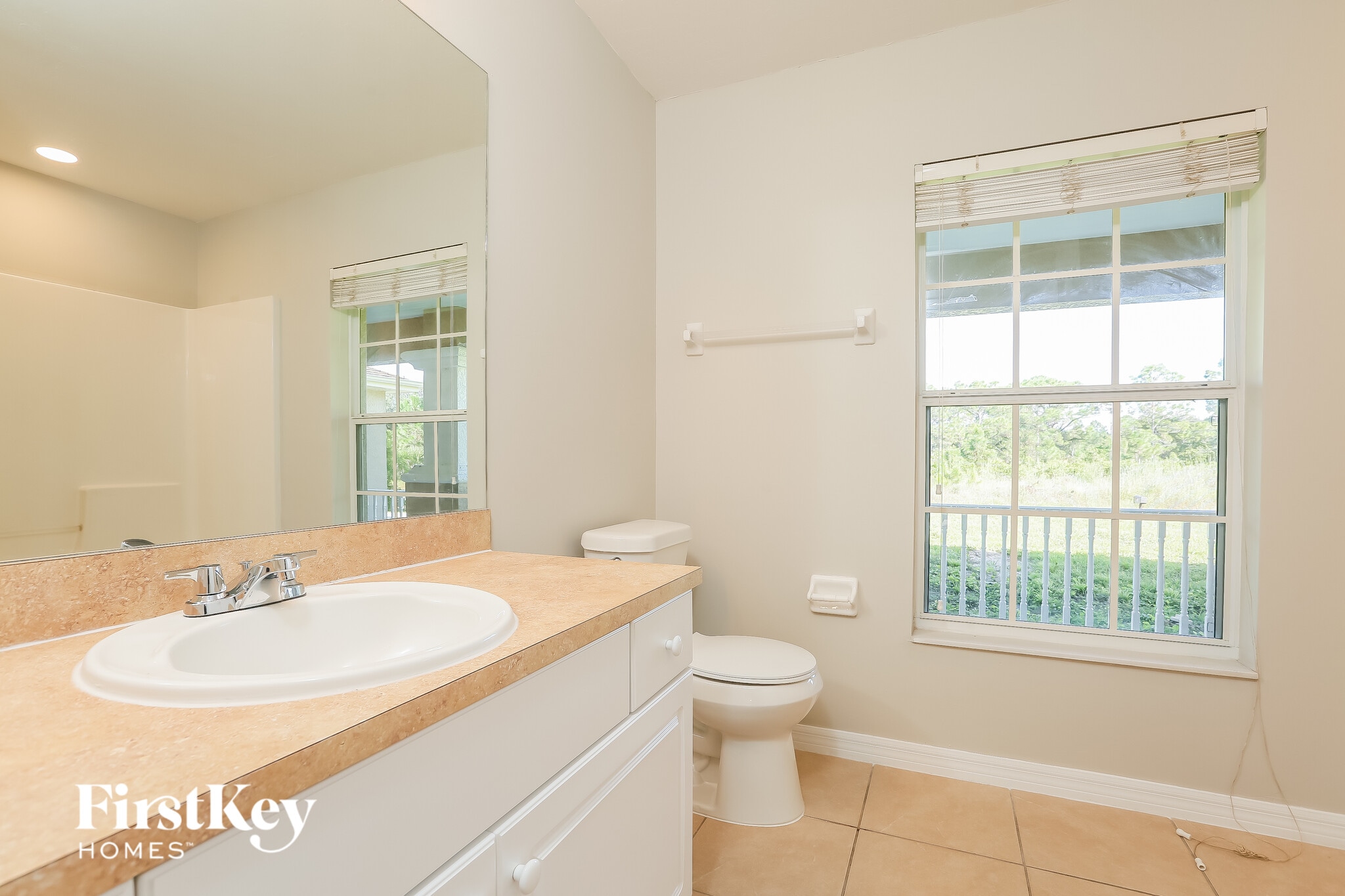 Building Photo - 538 Flamingo Ave S