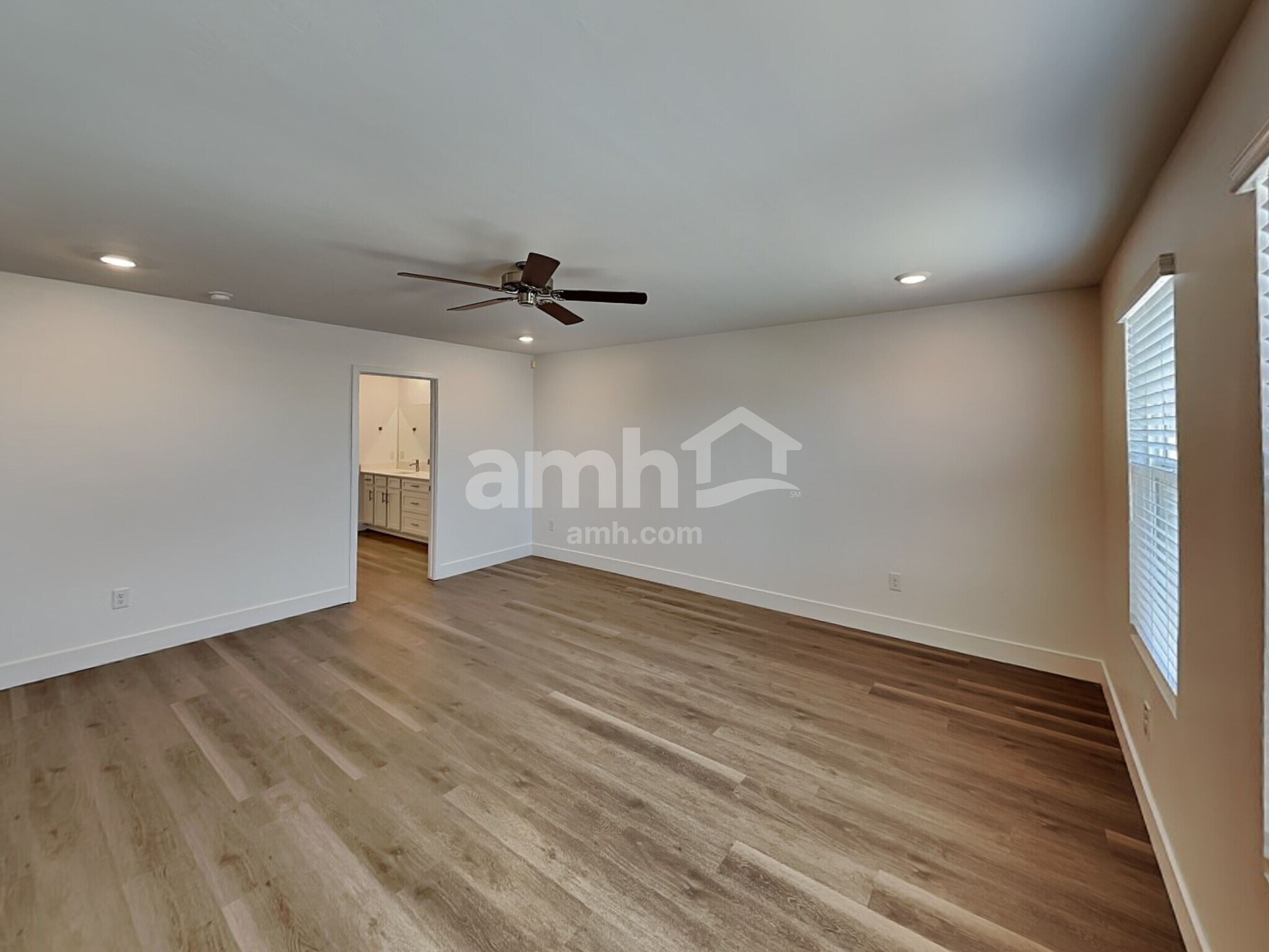 Building Photo - 9588 Harkes Dr