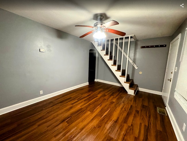 Building Photo - 4BR w/ Detached Garage near Downtown Louisville