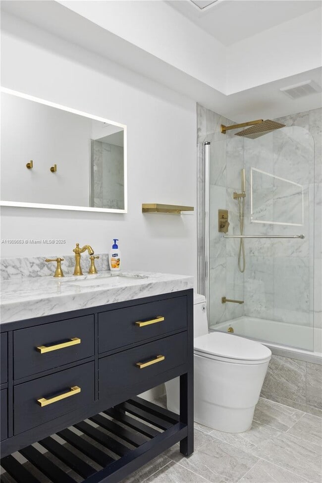 Building Photo - 418 SE 3rd Terrace