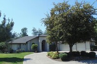 Building Photo - 1532 W Powder Ct