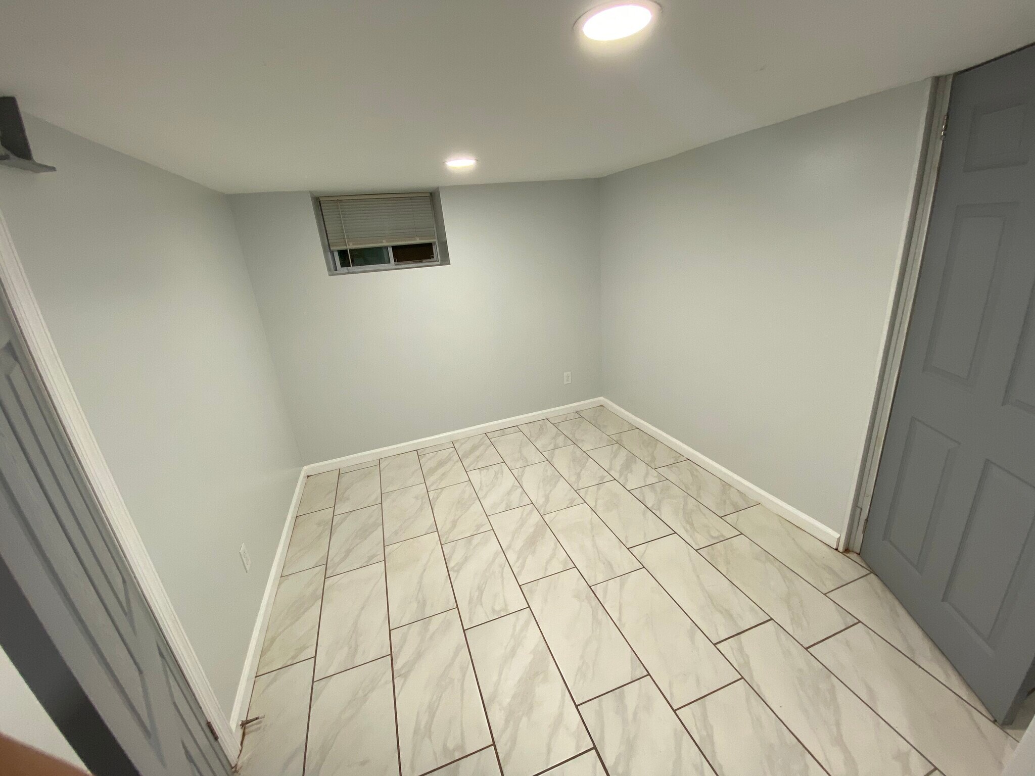 Building Photo - 312 S Spring St