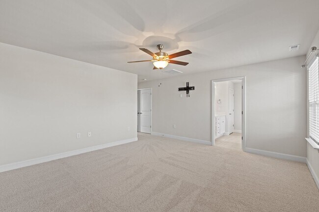 Building Photo - **Beautiful Wendell Falls Home 3/2.5 with Office, Loft & Fenced in Yard**