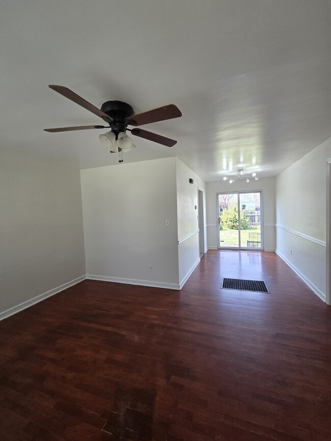 Building Photo - 2248 E Aloma St