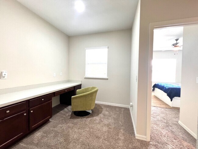 Building Photo - 1043 Taramundi Dr