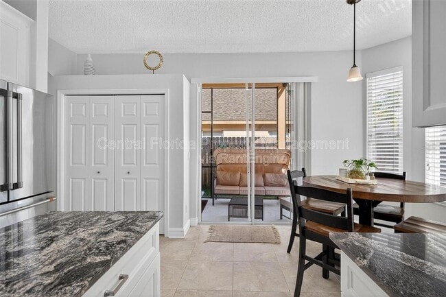 Building Photo - 1400 Holly Glen Run
