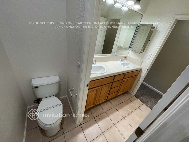 Building Photo - 1762 Dalia Pl