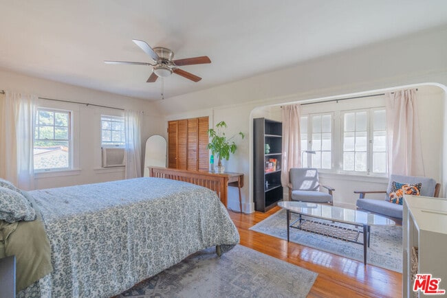 Building Photo - 149 N Van Ness Ave