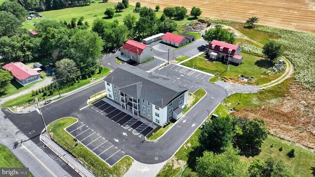 Building Photo - 1000 COLBY Ln